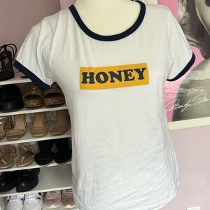 🍯White and navy Honey tee